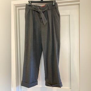 Gray tie front cropped trousers